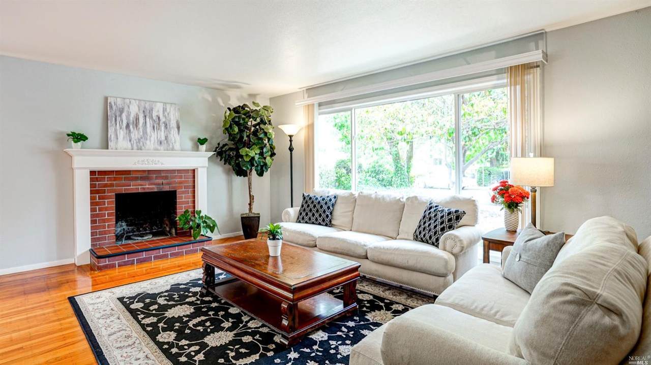 416 Ashbury Avenue - Photo 1