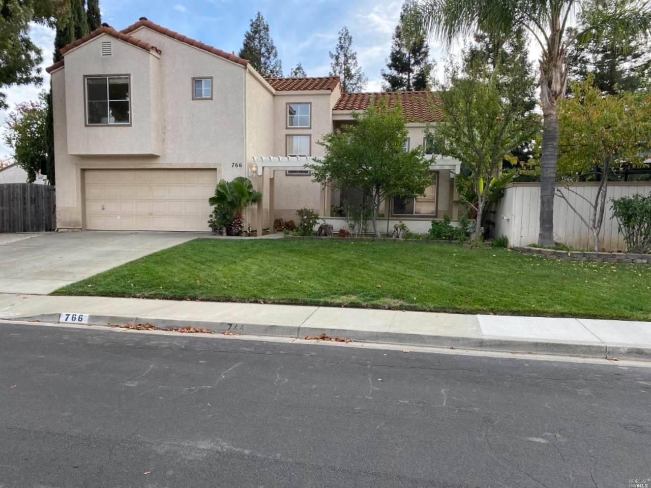 766 Oak Hollow Avenue - Photo 1