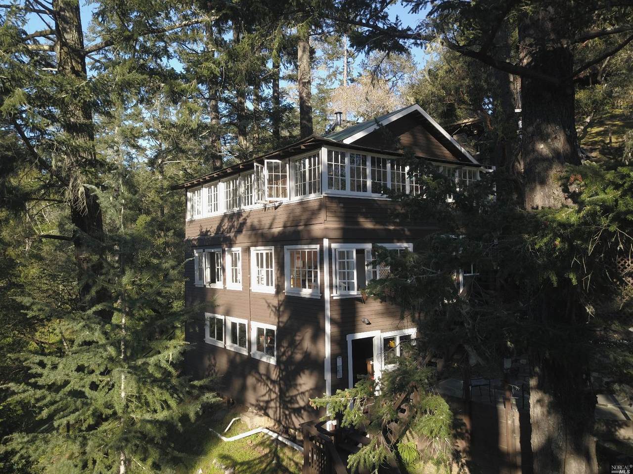 138 Rodeo Avenue - Photo 1