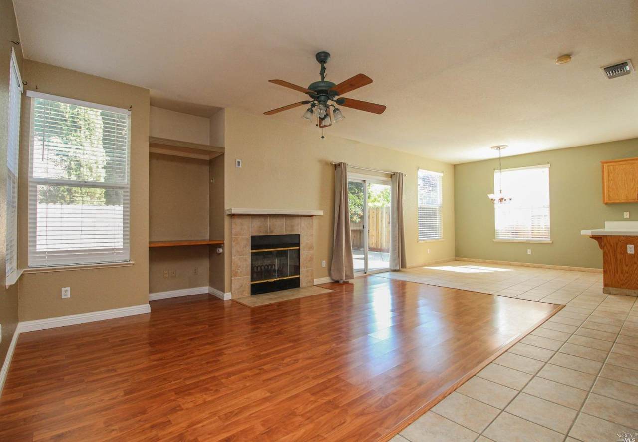 579 Chateau Way - Photo 1