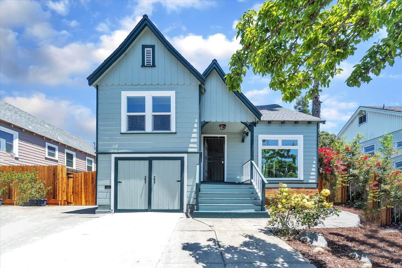 16 Howard Avenue - Photo 1