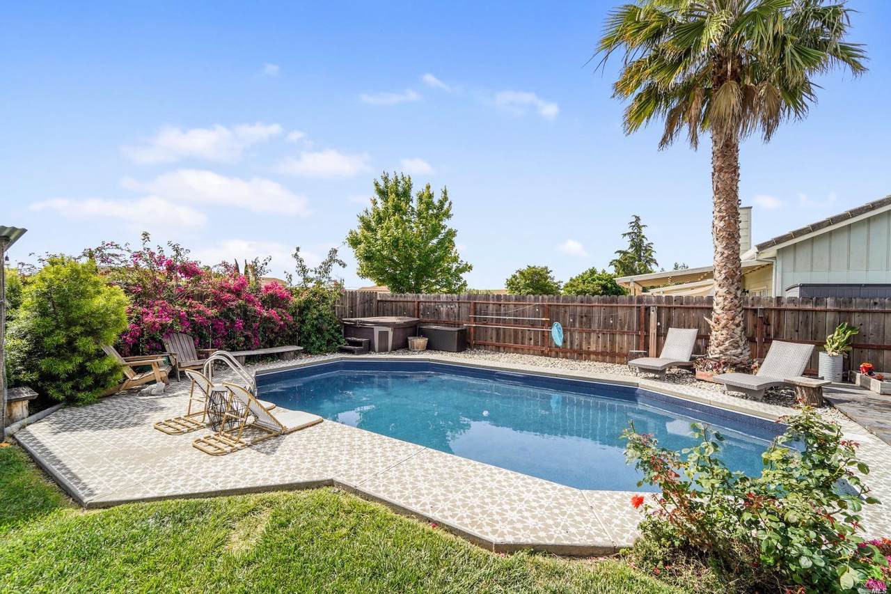 809 Calico Trail - Photo 1