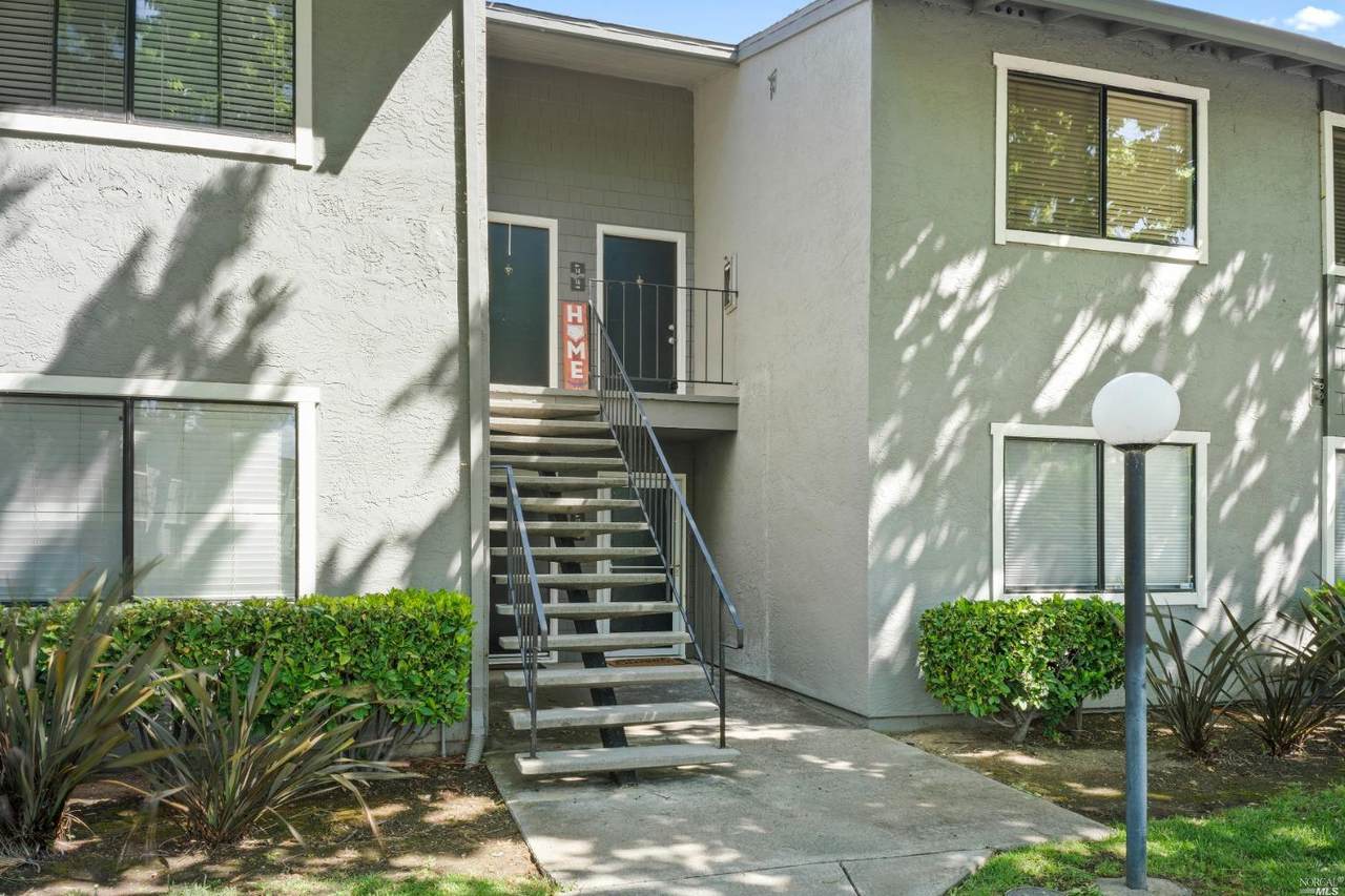 900 Cambridge Drive - Photo 1