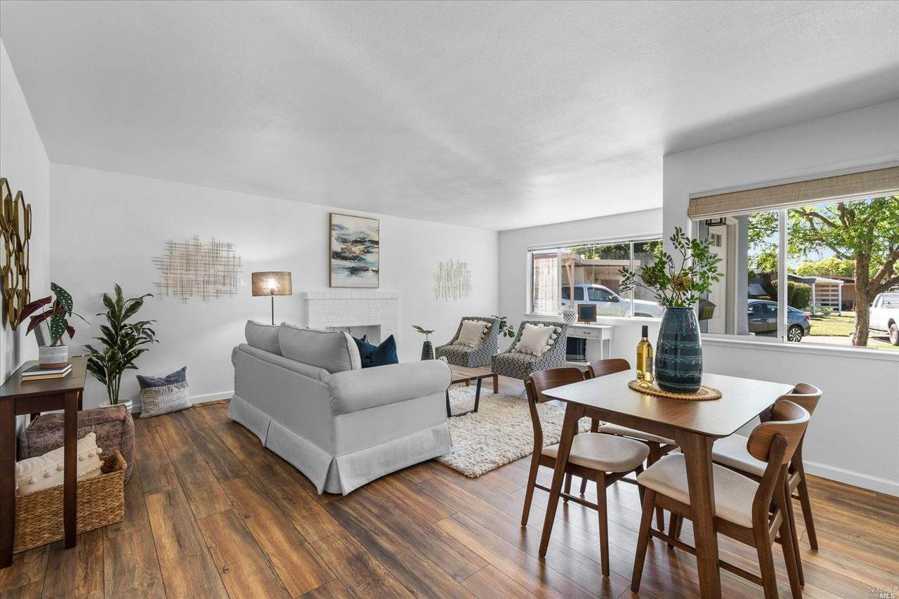 10 Margo Court - Photo 1
