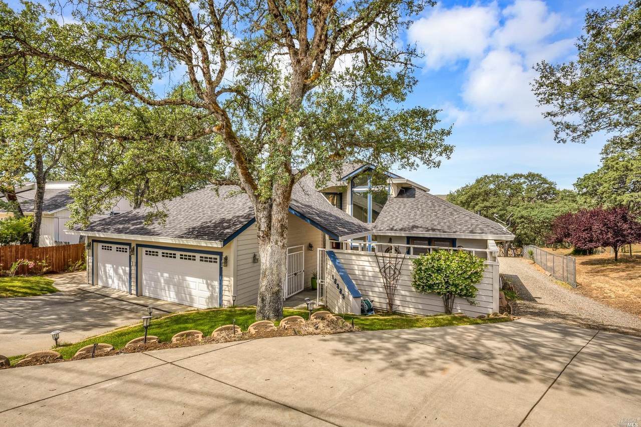 18335 Pinnacle Court - Photo 1