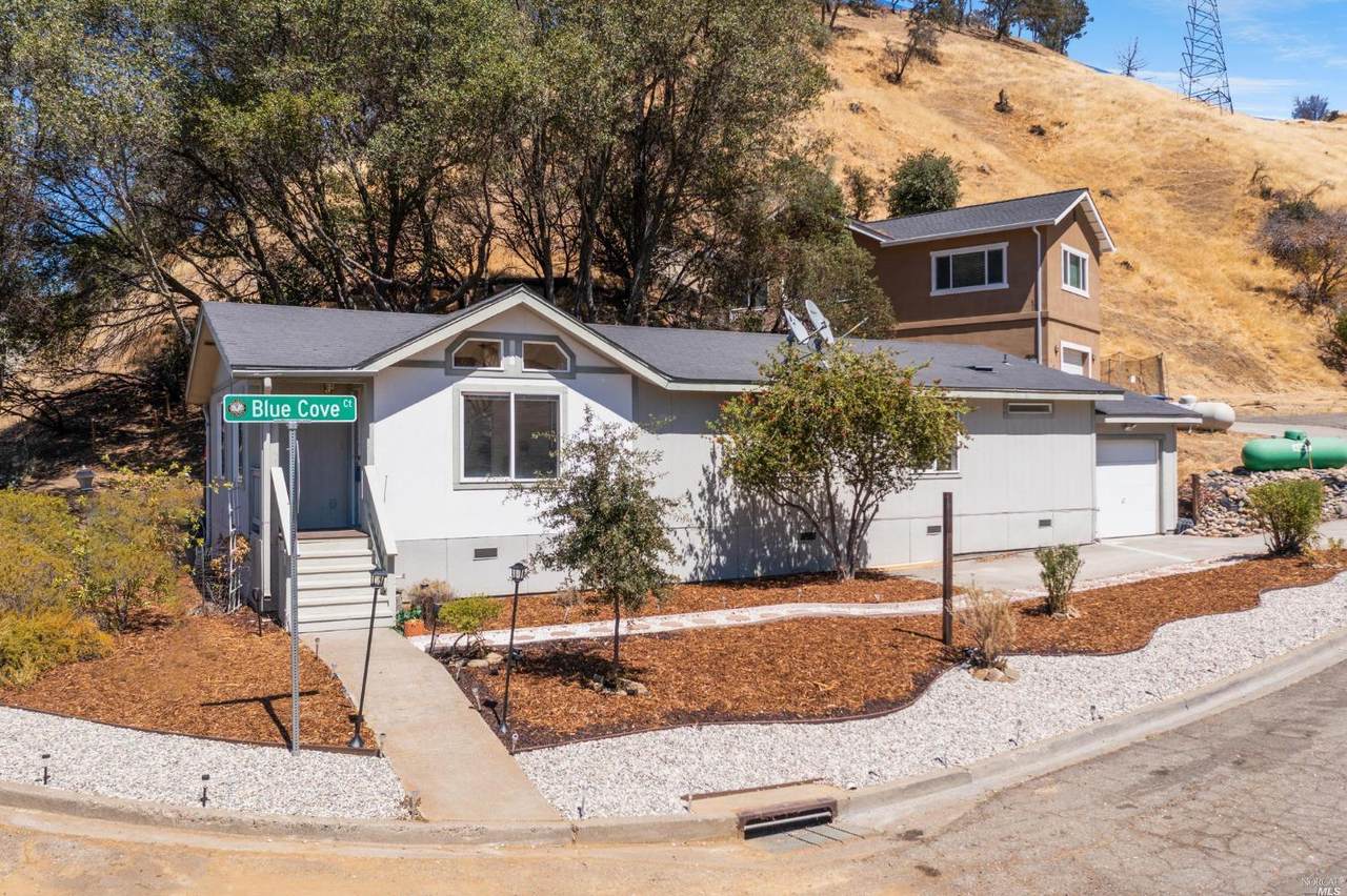 204 Blue Cove Court - Photo 1