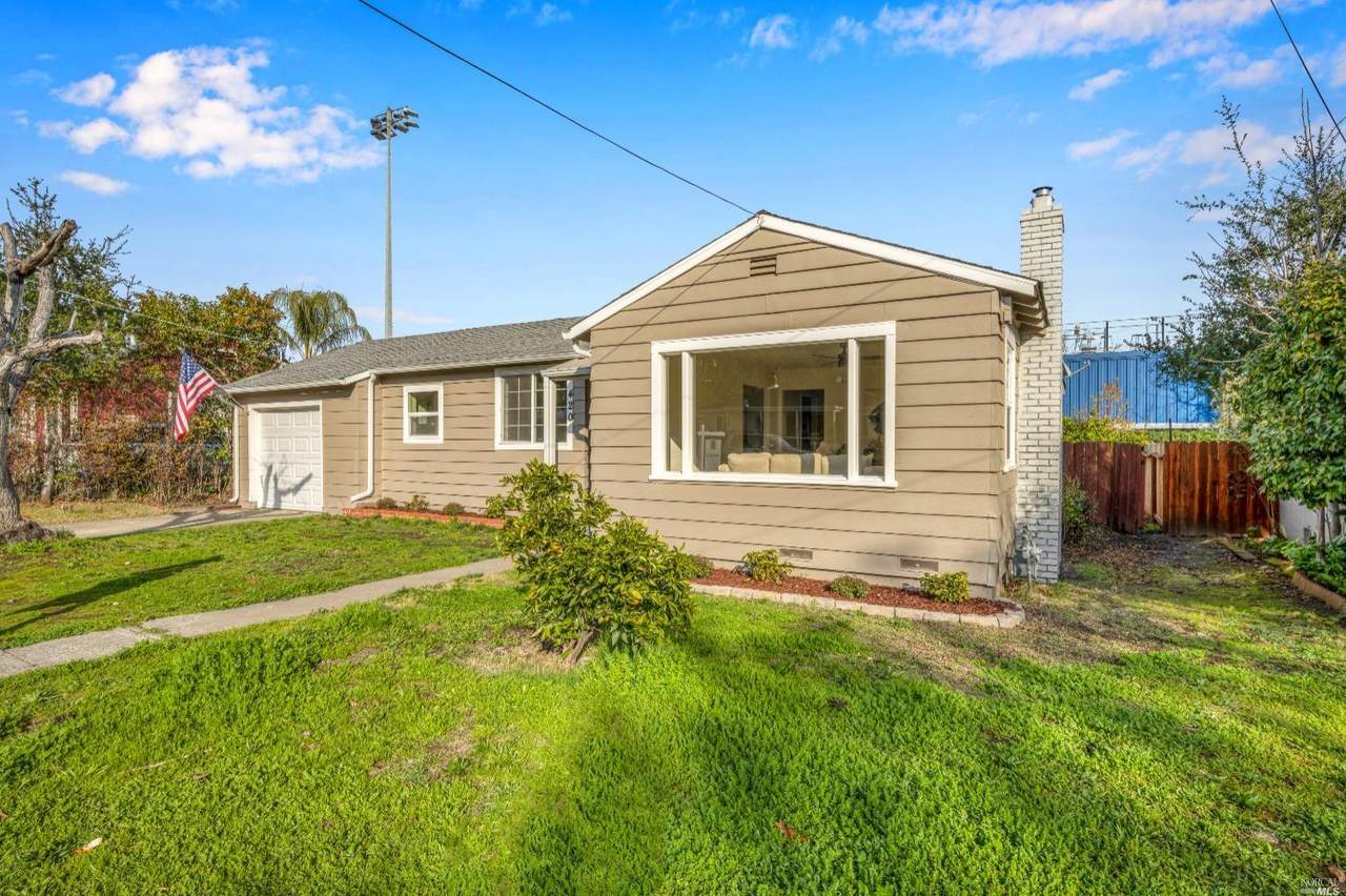 420 Washington Street - Photo 1