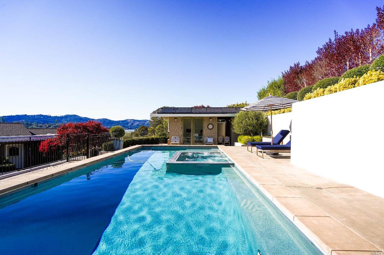 79 Round Hill Road - Photo 1