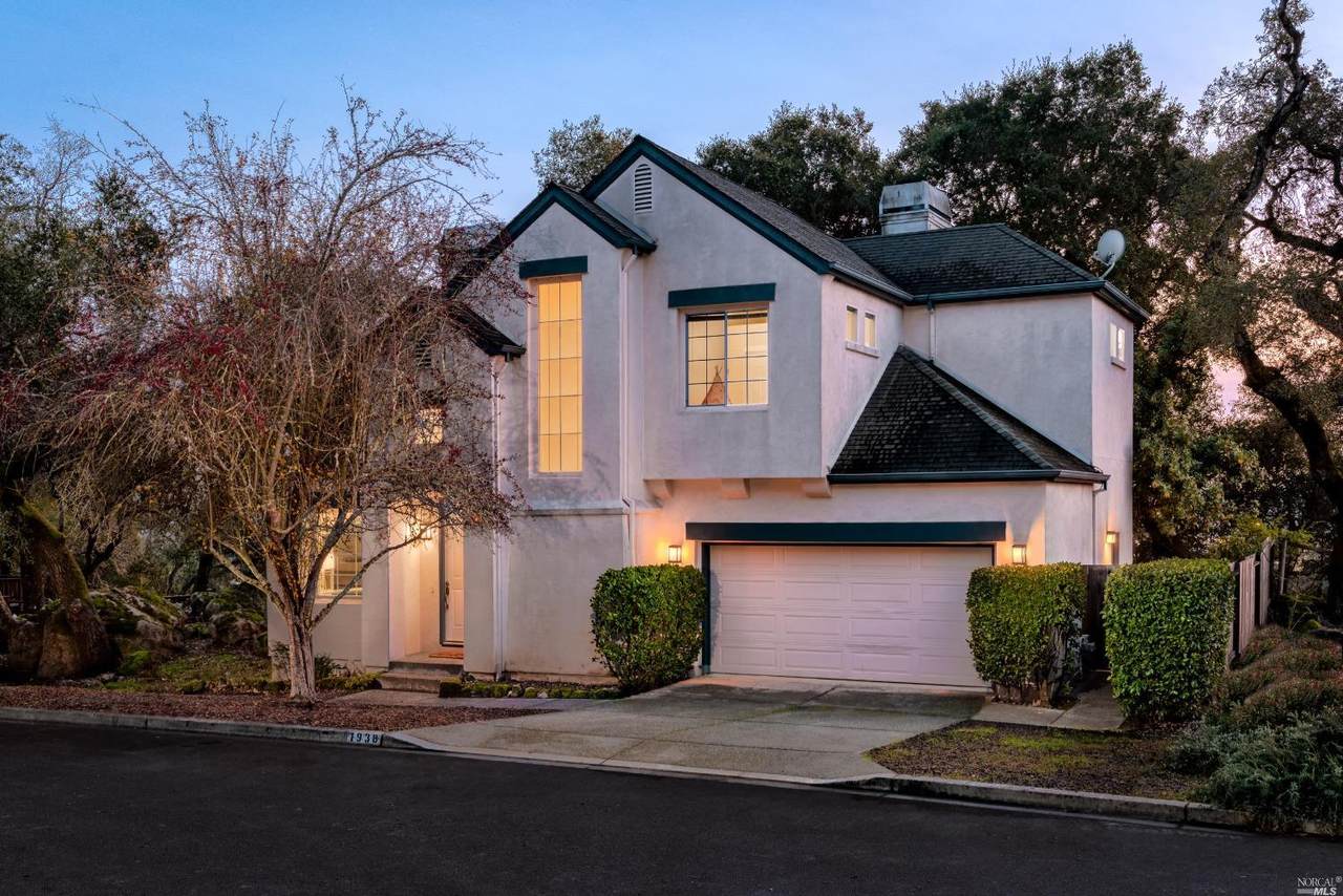 1938 Viewpointe Circle - Photo 1