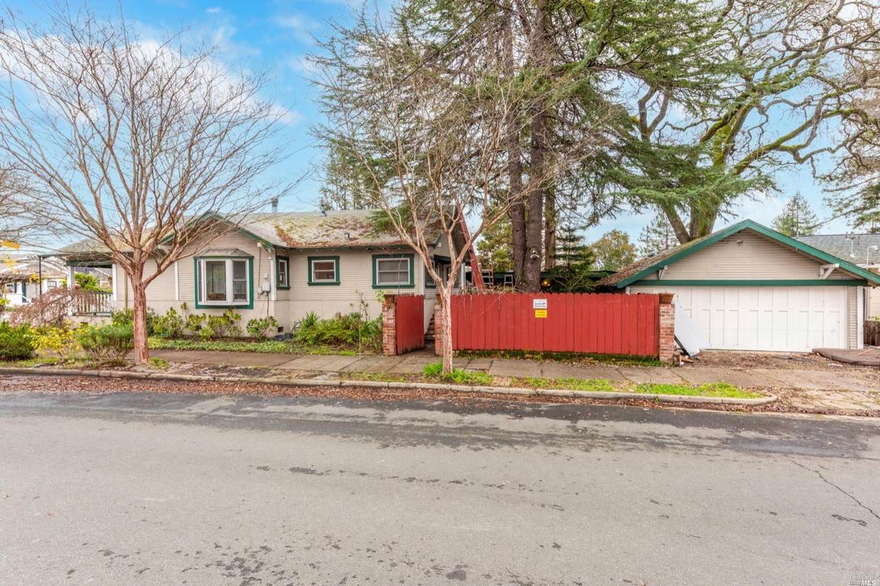 601 Brown Street - Photo 1