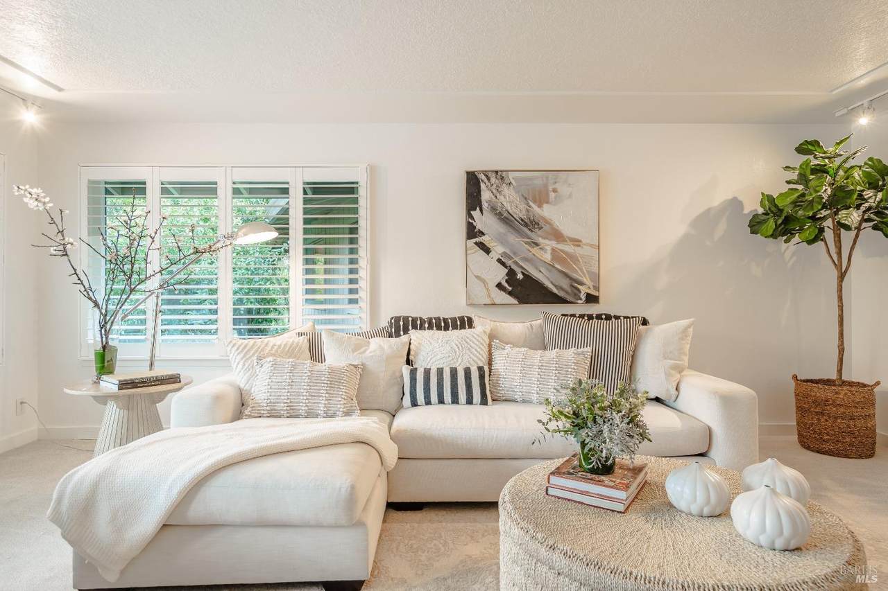 106 Woodland Drive - Photo 1