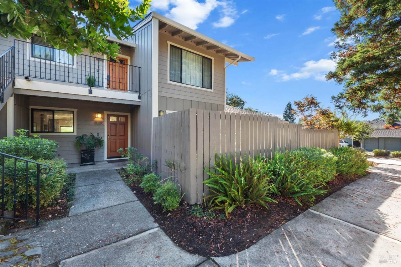 834 Augusta Circle - Photo 1