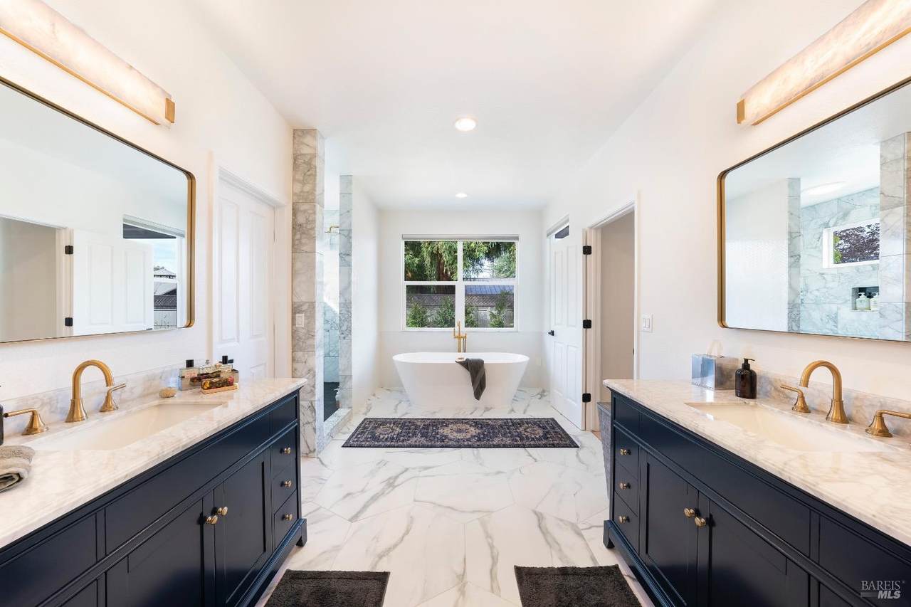 1586 Arrowhead Drive - Photo 1