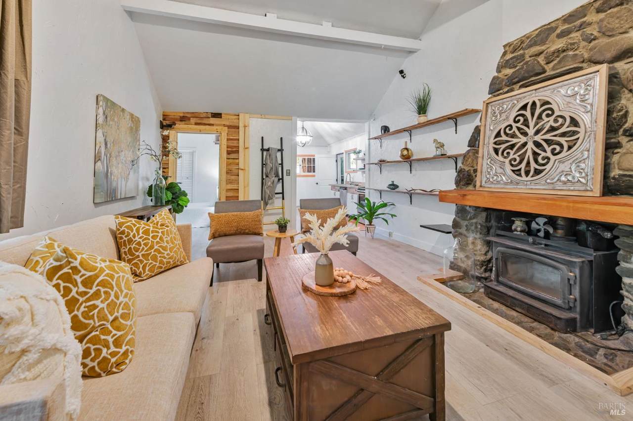 173 Redwood Avenue - Photo 1