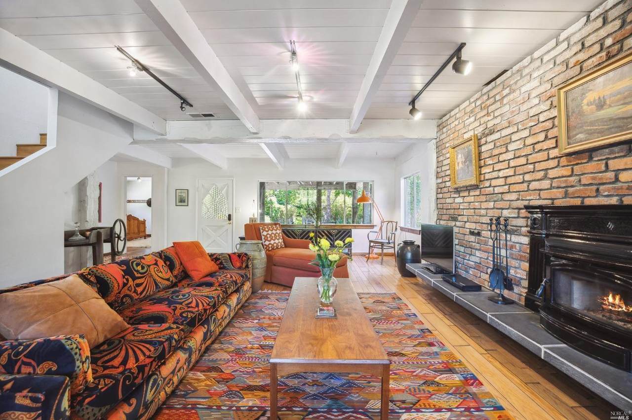 5953 Shoreline Highway - Photo 1