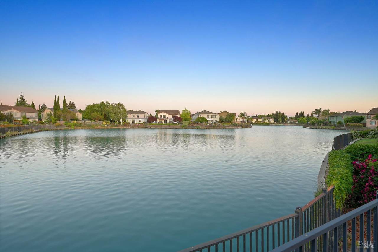 712 Tahoe Court - Photo 1