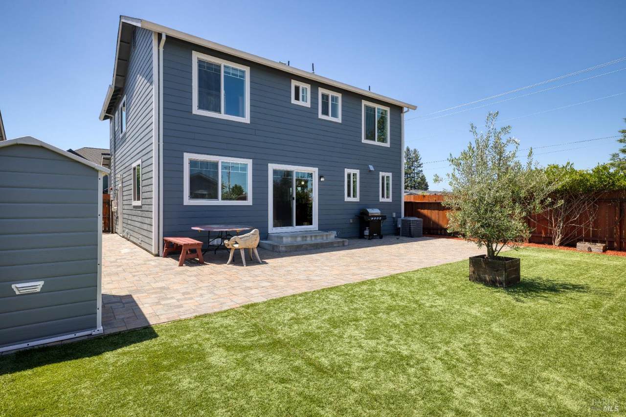 1371 Holly Park Way - Photo 1