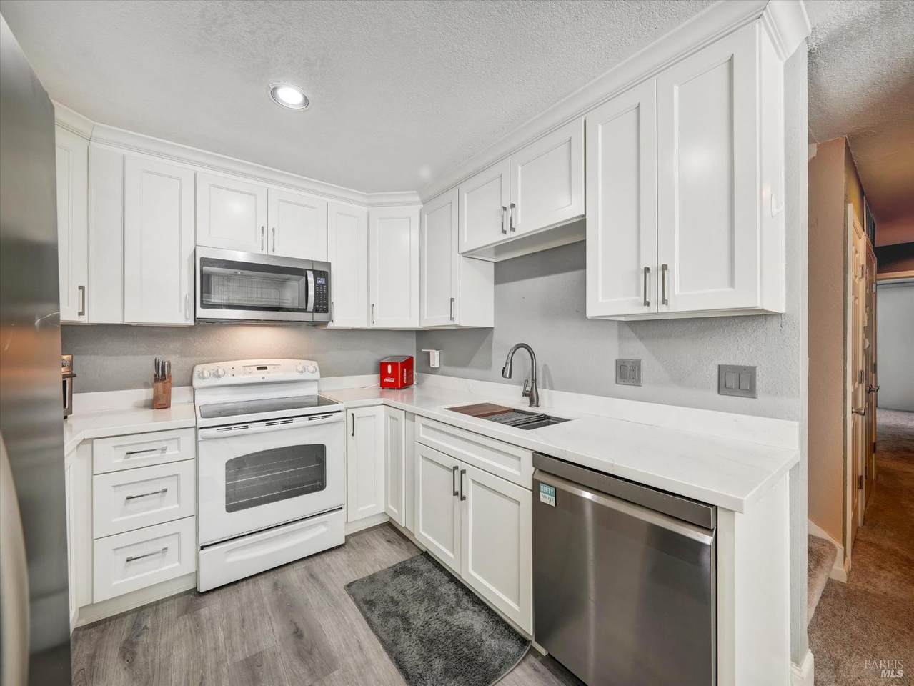 1158 Hartford Place - Photo 1