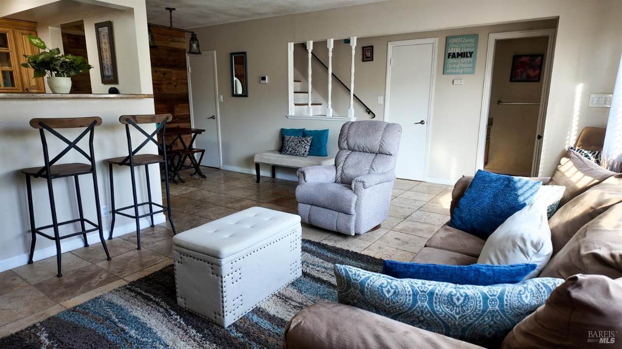 100 Del Rio Court - Photo 1