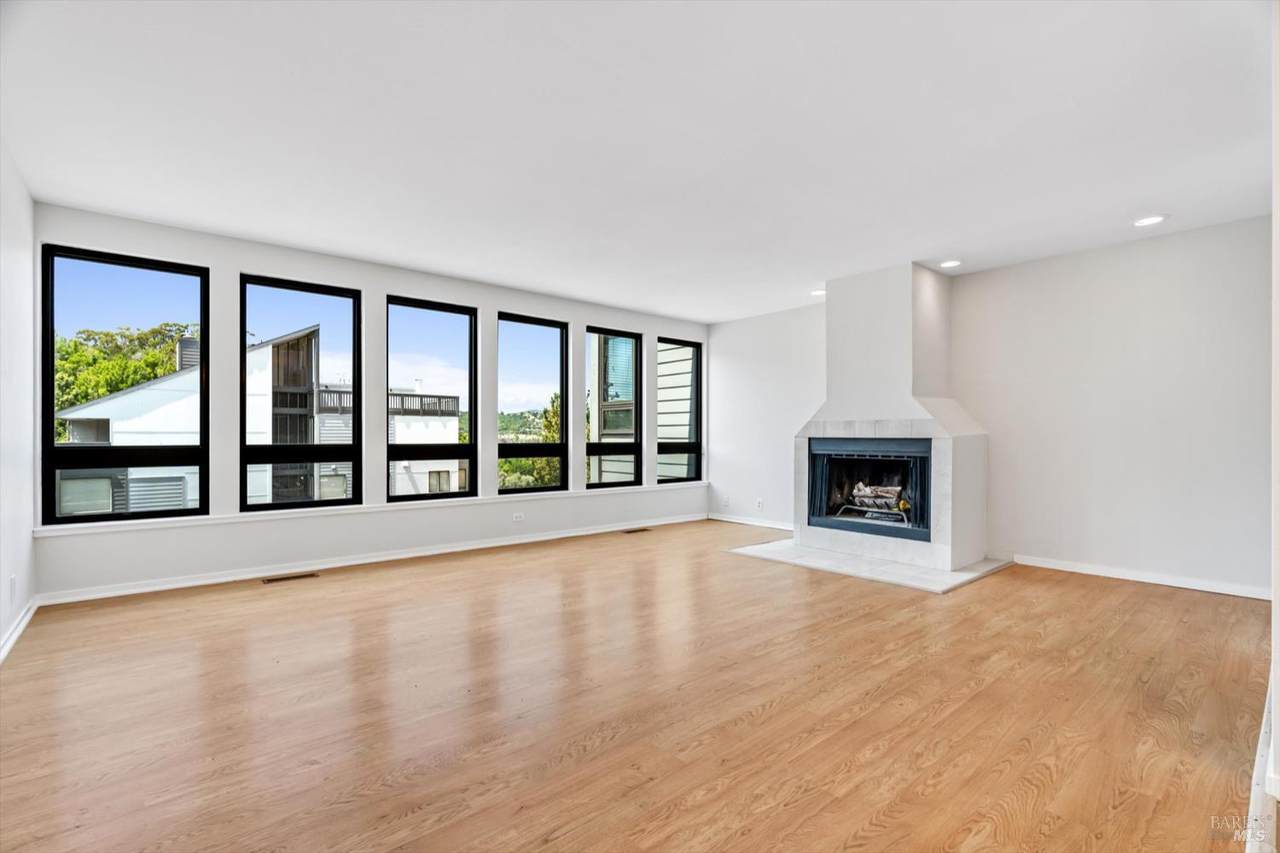 181 Professional Center Parkway - Photo 1