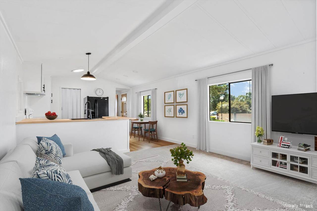 1501 Florence Way - Photo 1