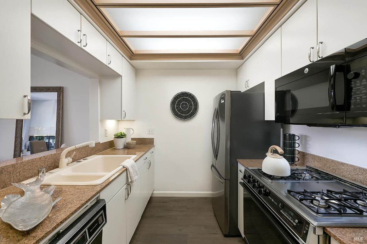 400 Deer Valley Road - Photo 1