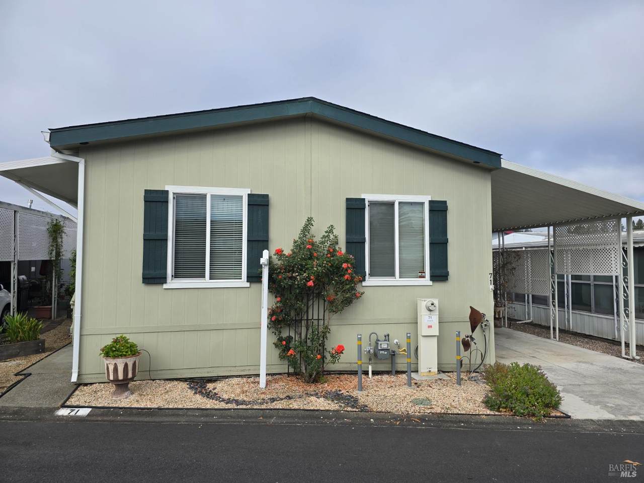 71 Oriole Way - Photo 1