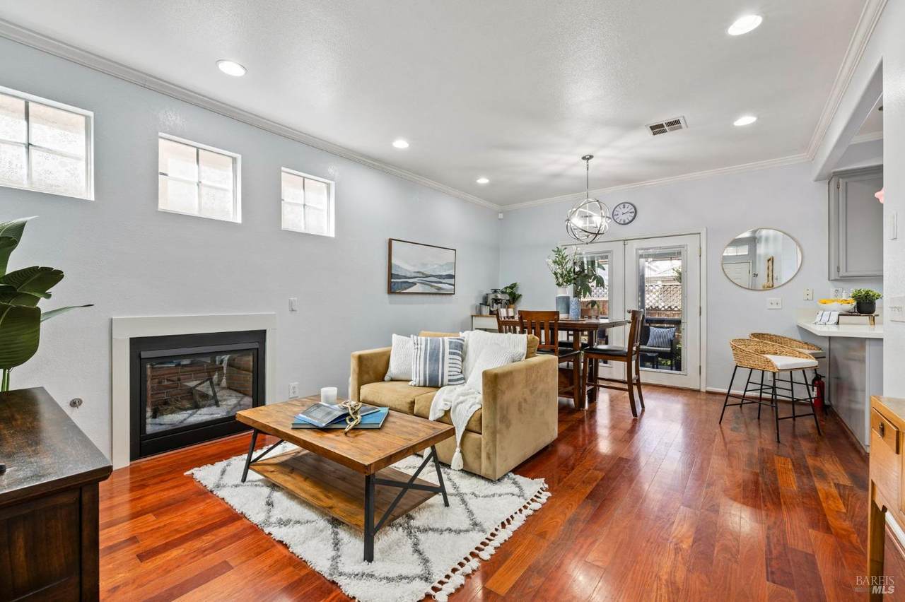 221 Preston Court - Photo 1