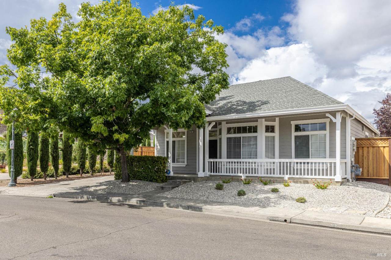 201 Spur Ridge Lane - Photo 1