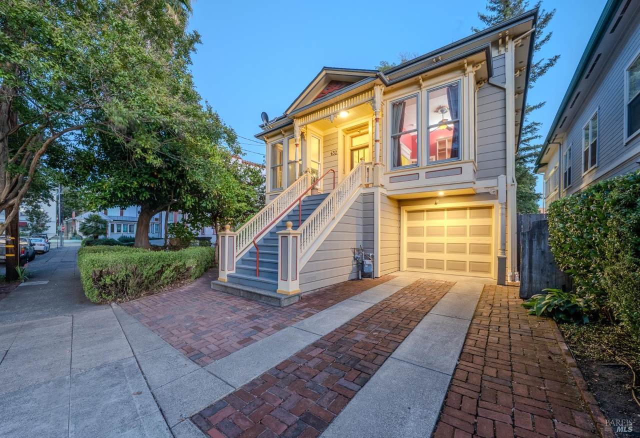 432 8th Street - Photo 1