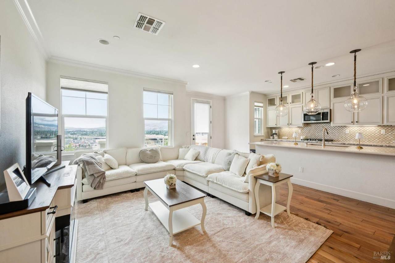 303 Jacquelyn Lane - Photo 1