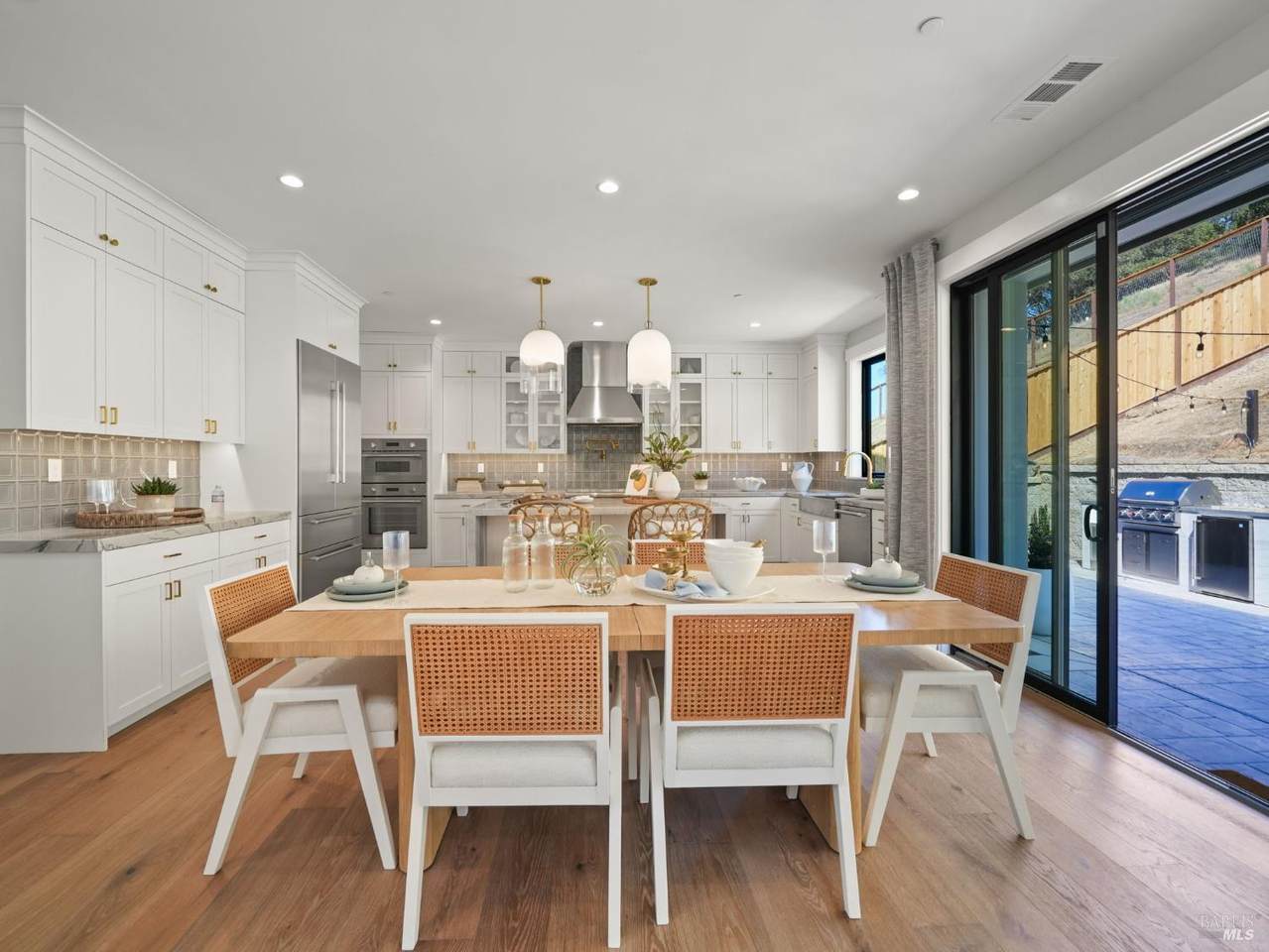 110 Erin Court - Photo 1