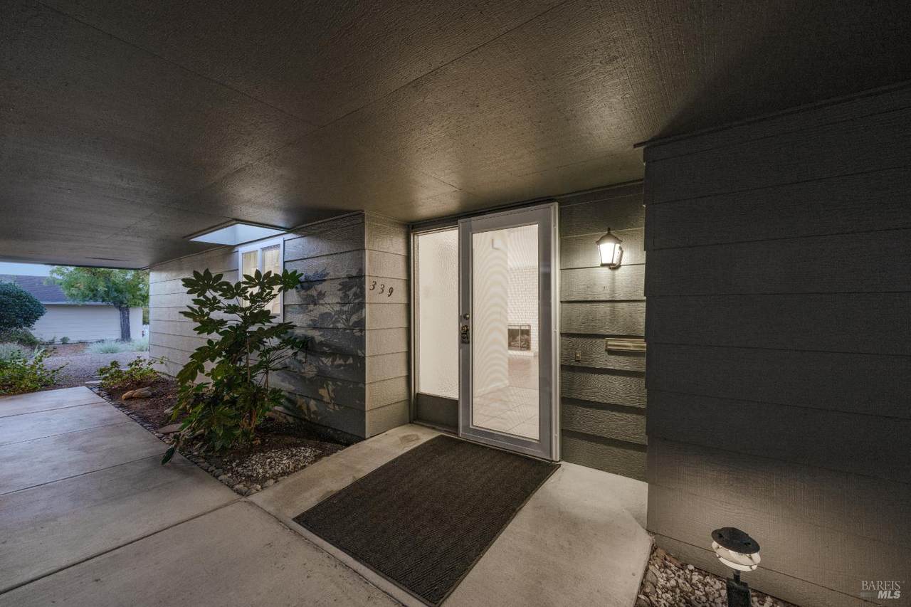 339 Valley Oaks Drive - Photo 1