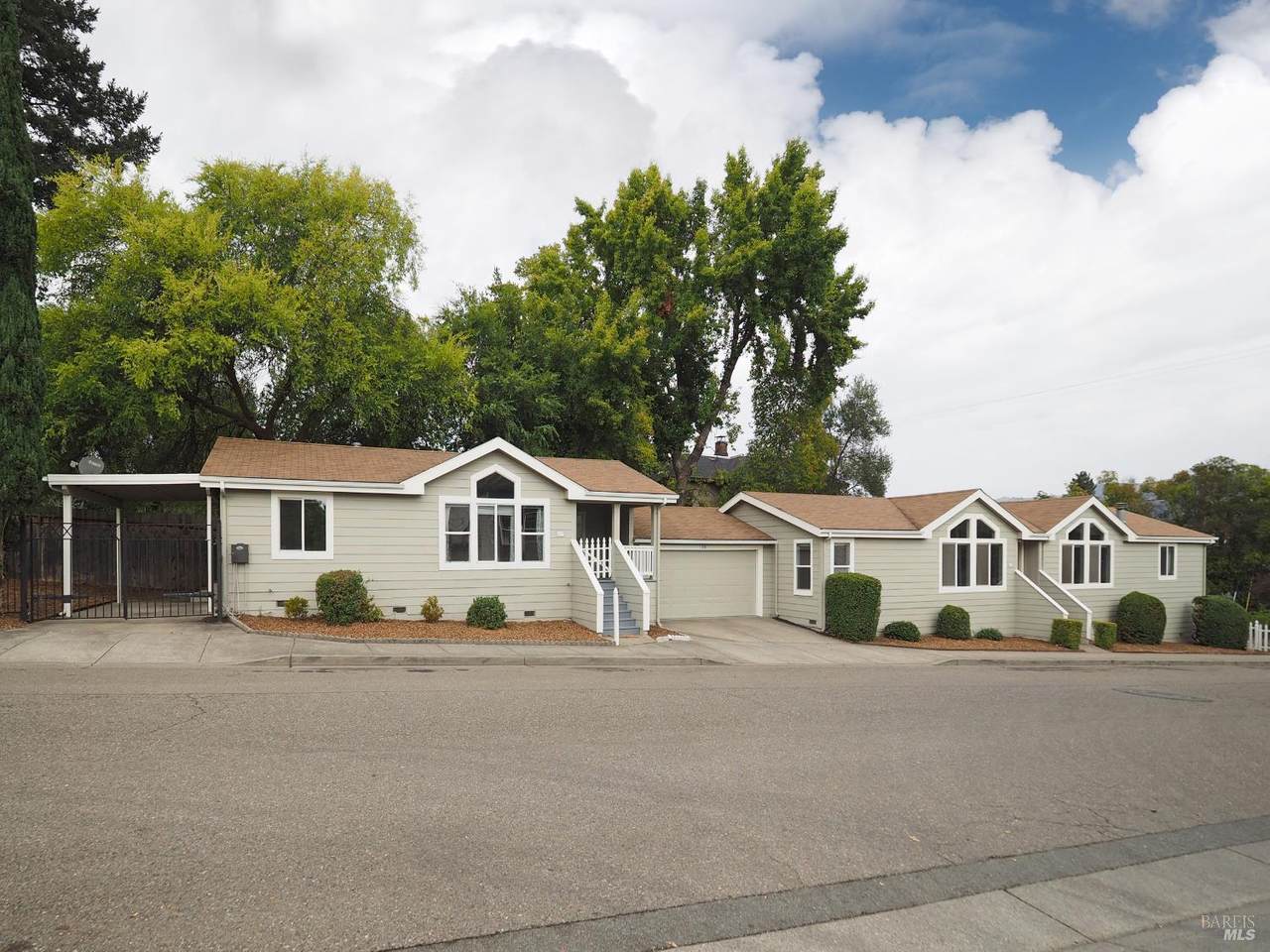 115 School House Lane - Photo 1