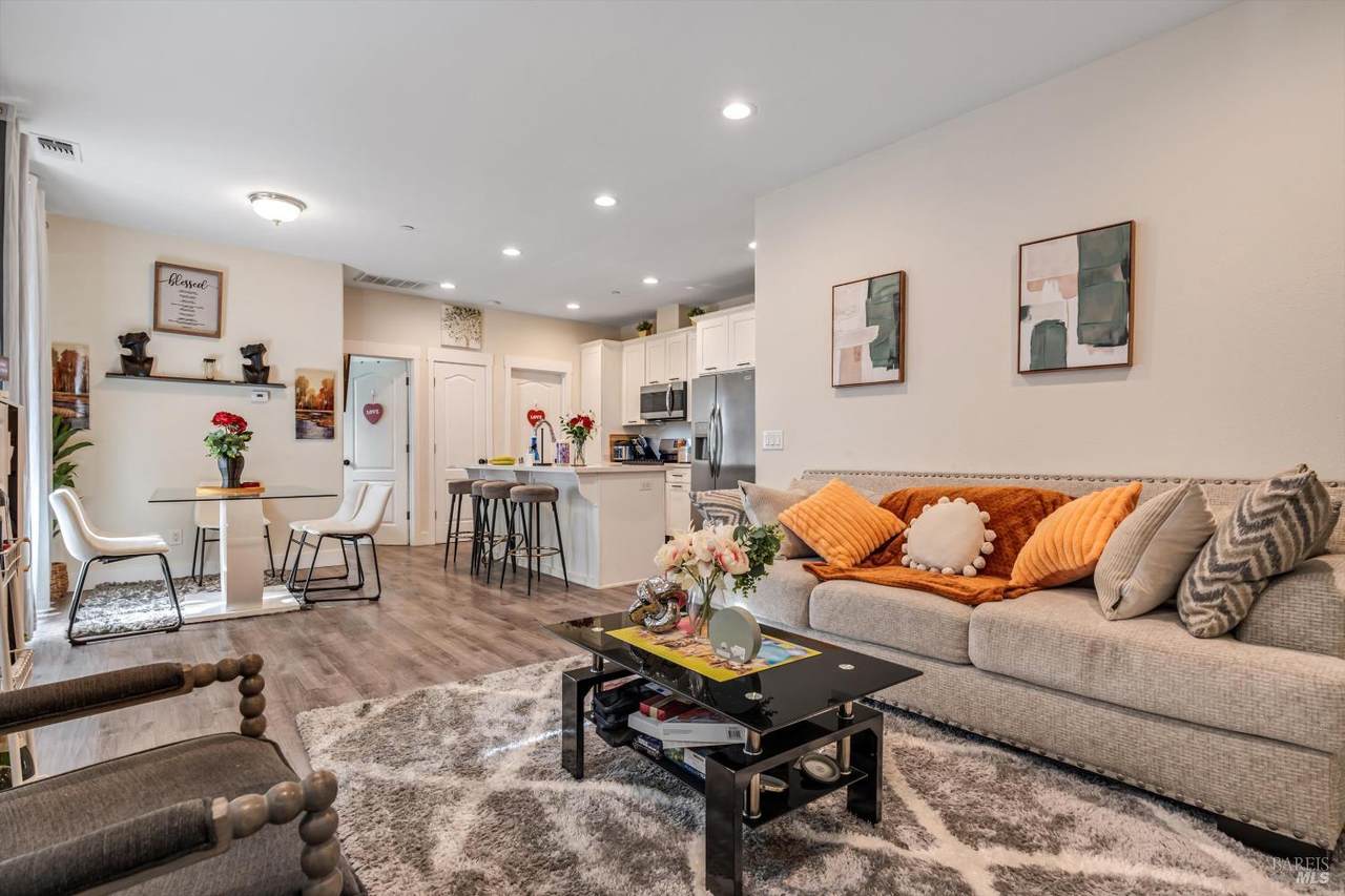 2666 Franz Kafka Avenue - Photo 1