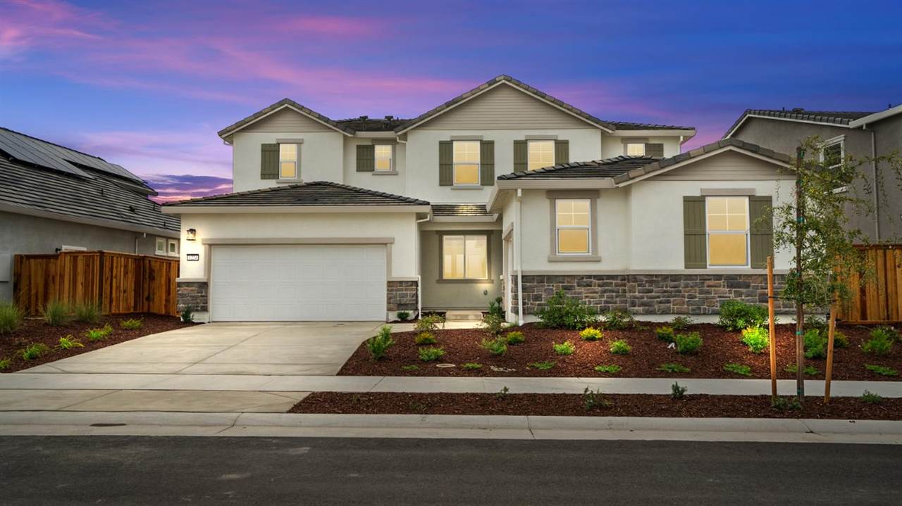 1224 Silver Feather Way - Photo 1