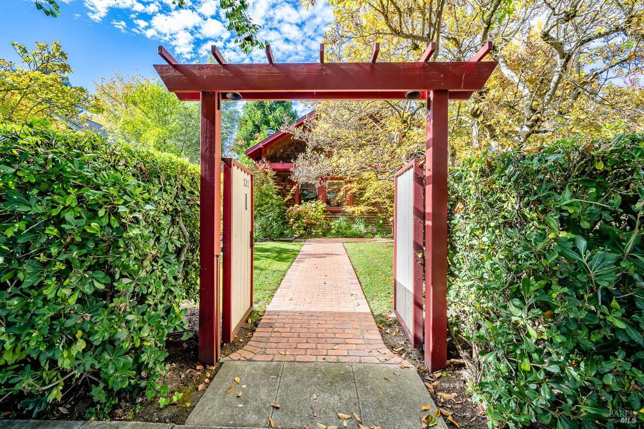 721 Spring Street - Photo 1