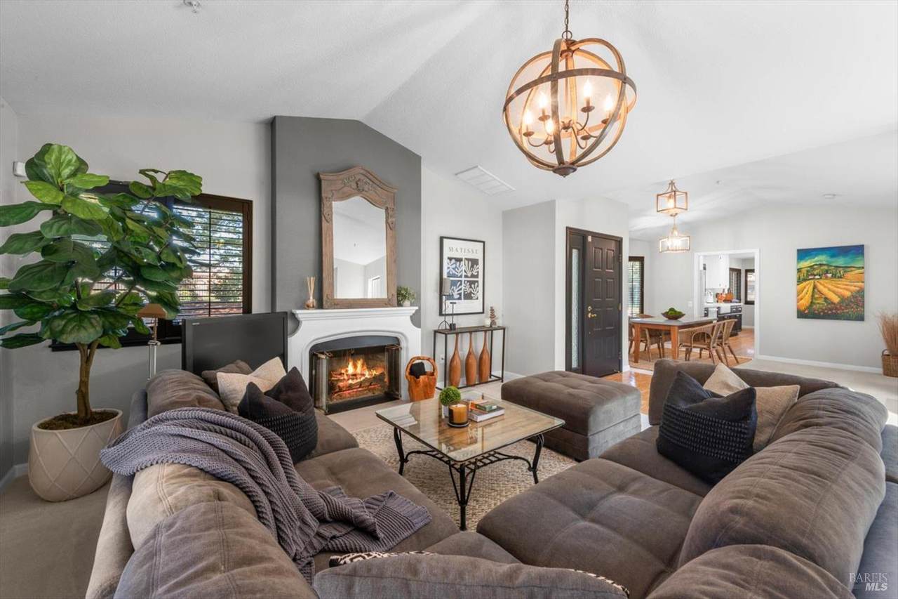 69 Fountain Grove Circle - Photo 1
