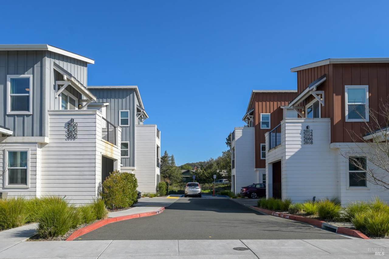 2668 Franz Kafka Avenue - Photo 1