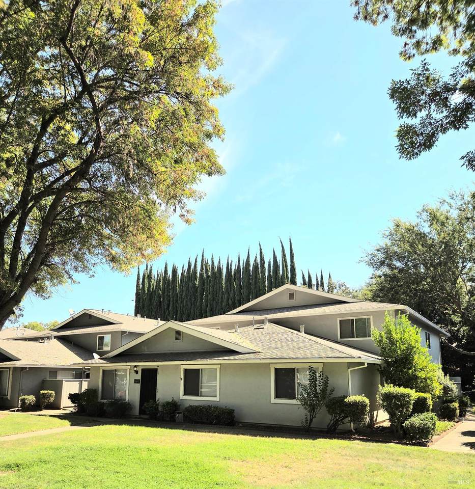 140 Del Rio Court - Photo 1