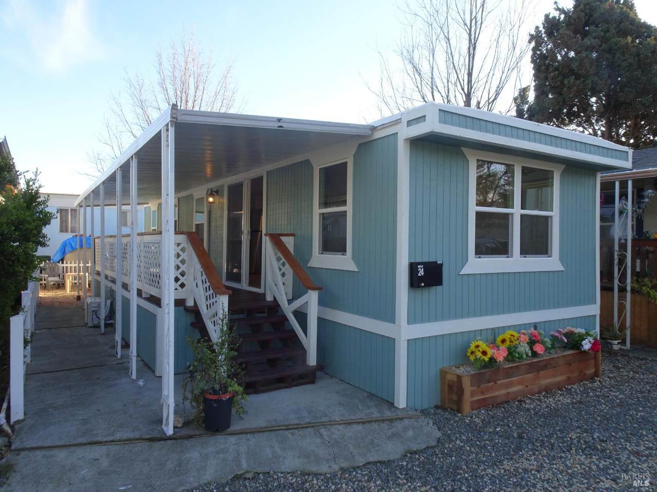 700 Shady Glen Avenue - Photo 1