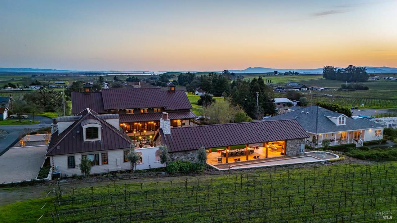 1170 Bayview Avenue - Photo 1