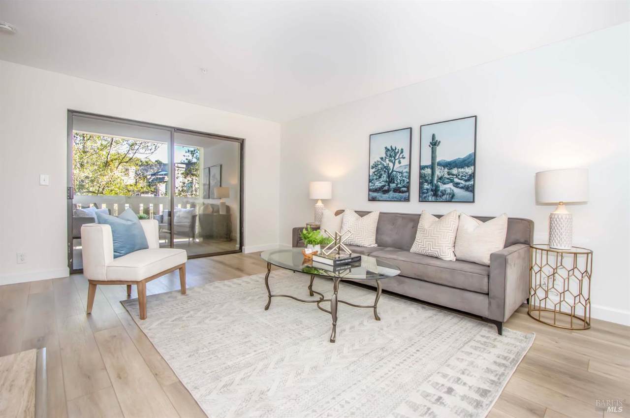 230 Pelican Lane - Photo 1