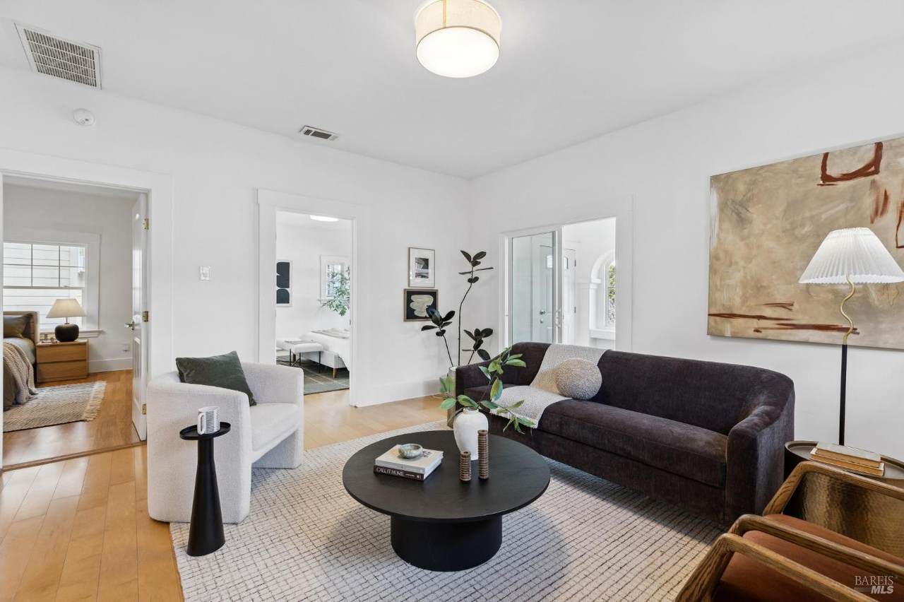 44 Martens Boulevard - Photo 1
