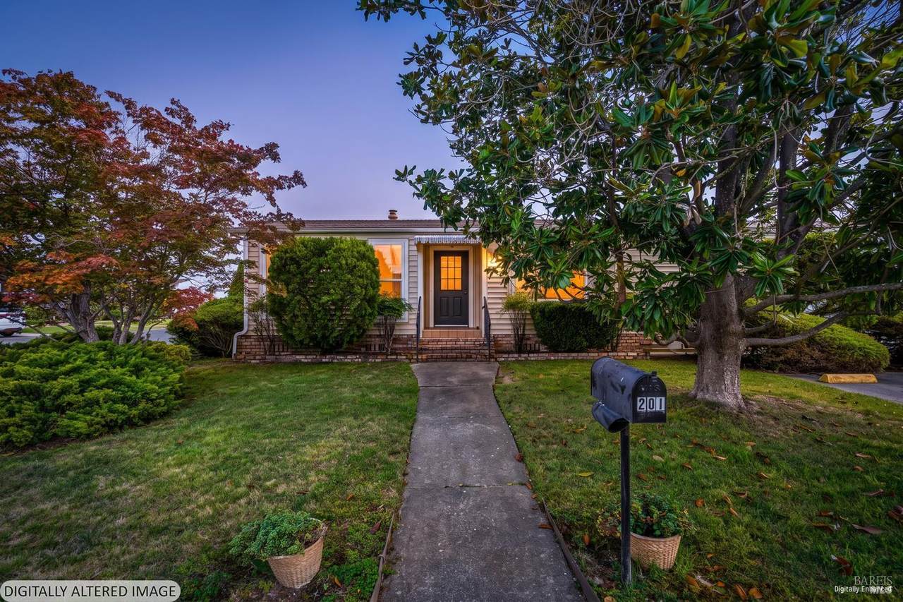 201 Shirley Court - Photo 1