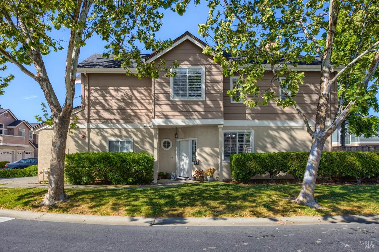 130 Manchester Drive - Photo 1