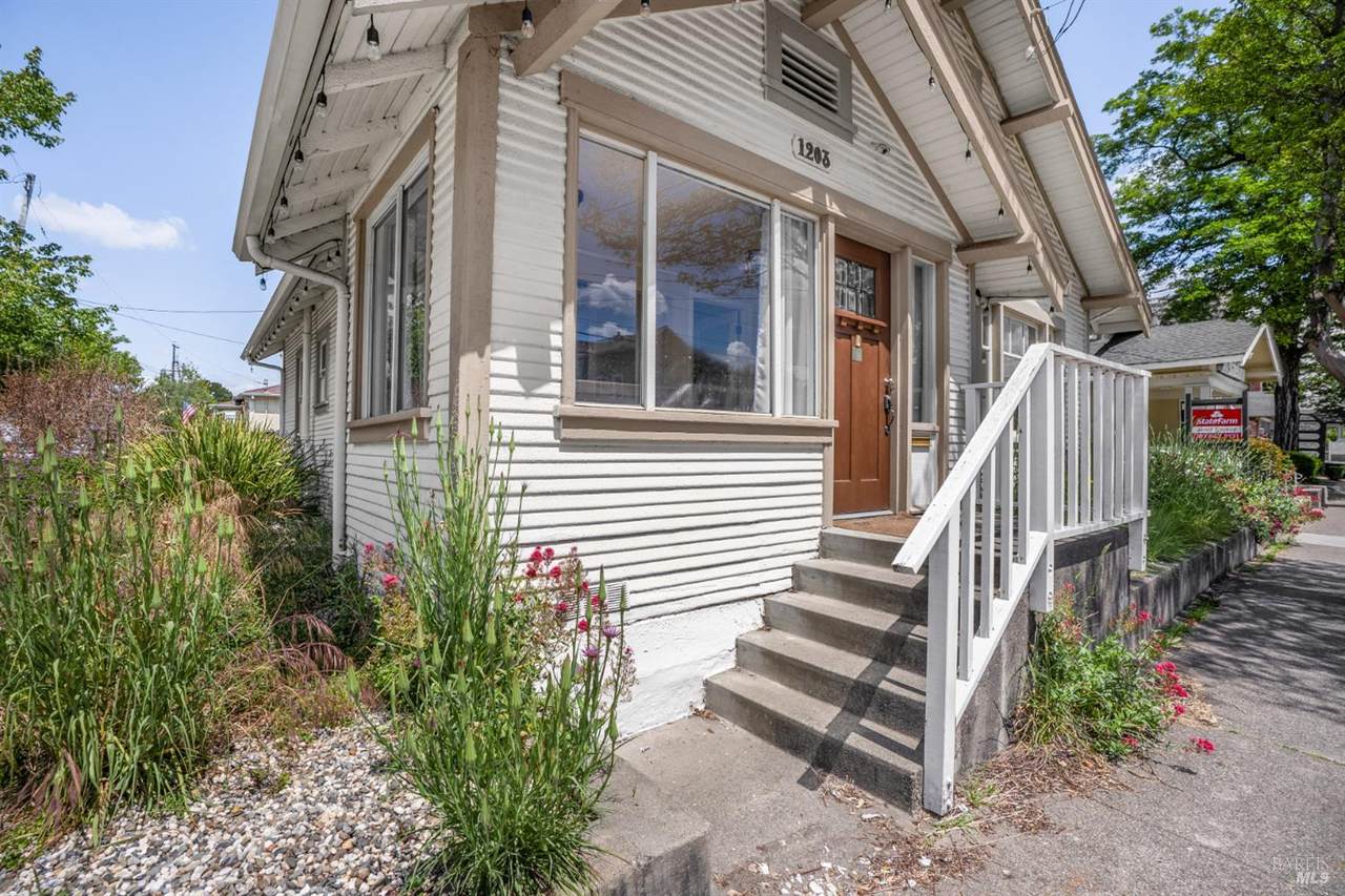 1203 College Avenue - Photo 1
