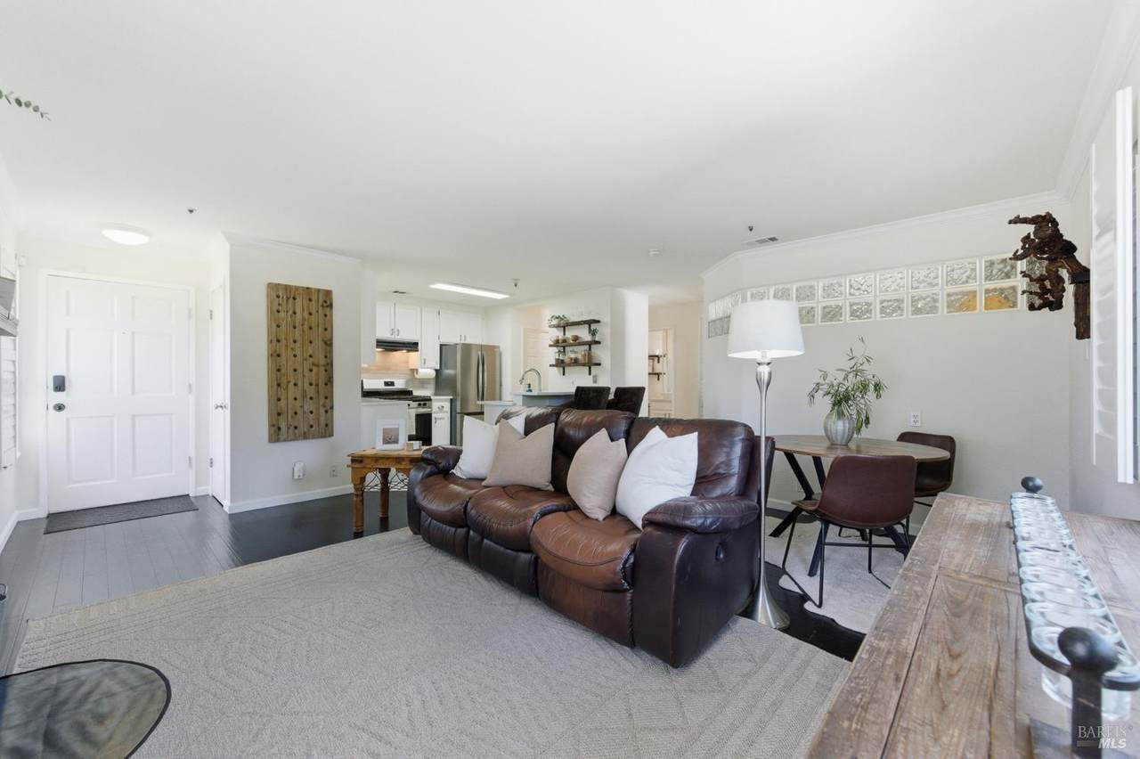 750 William Court - Photo 1