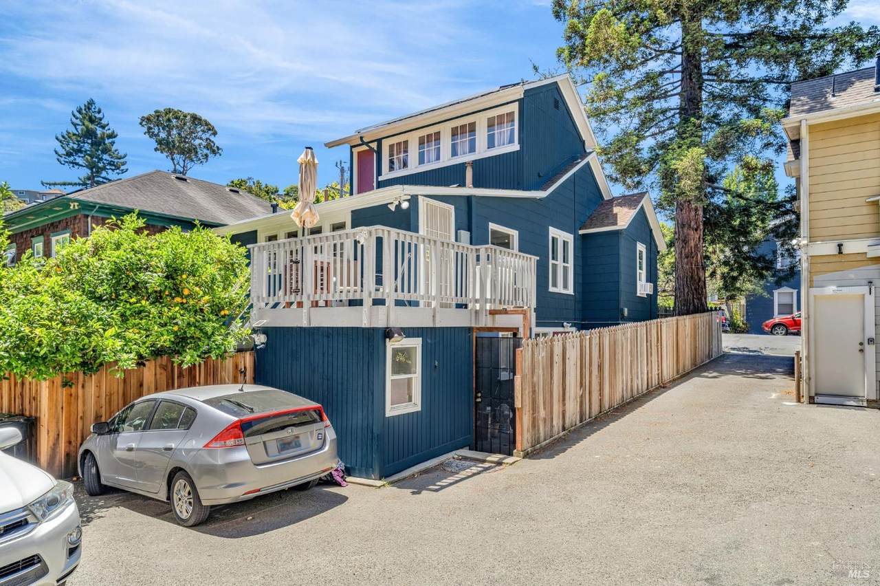 215 Tunnel Avenue - Photo 1