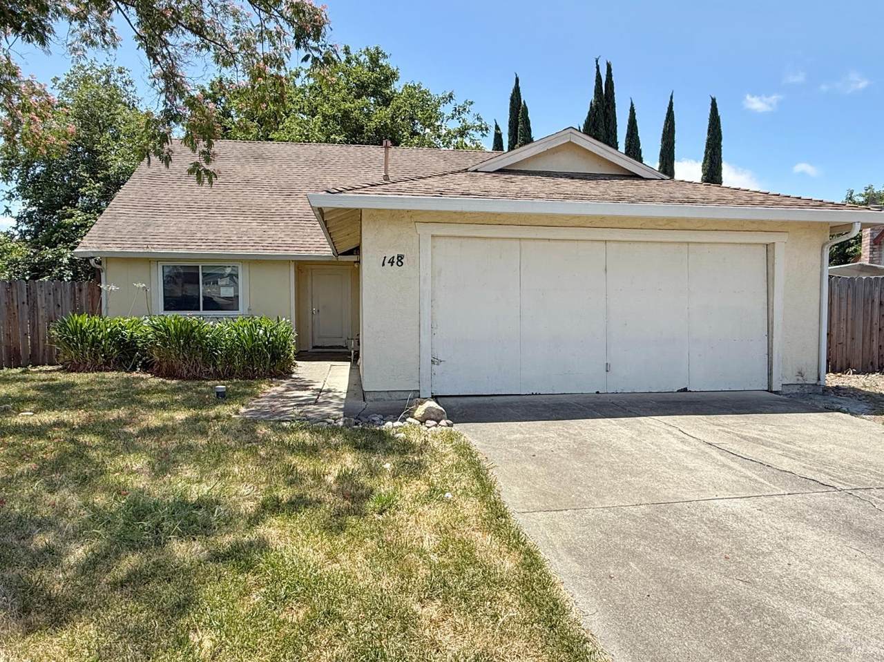 148 Danvers Court - Photo 1